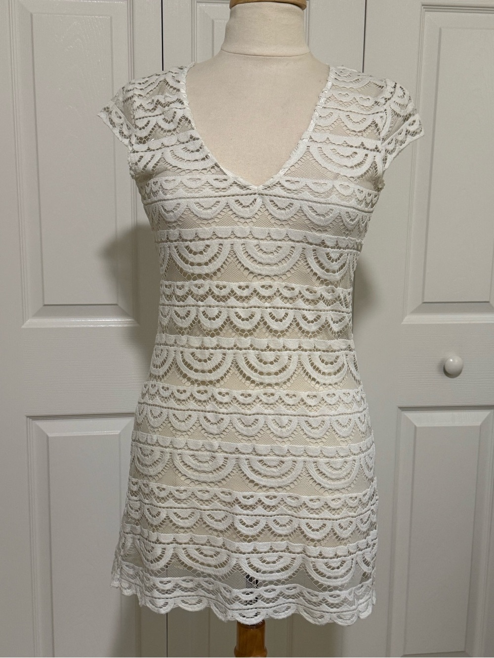 Spiaggia Dolce White Lace V-Neck Swim Coverup Tunic